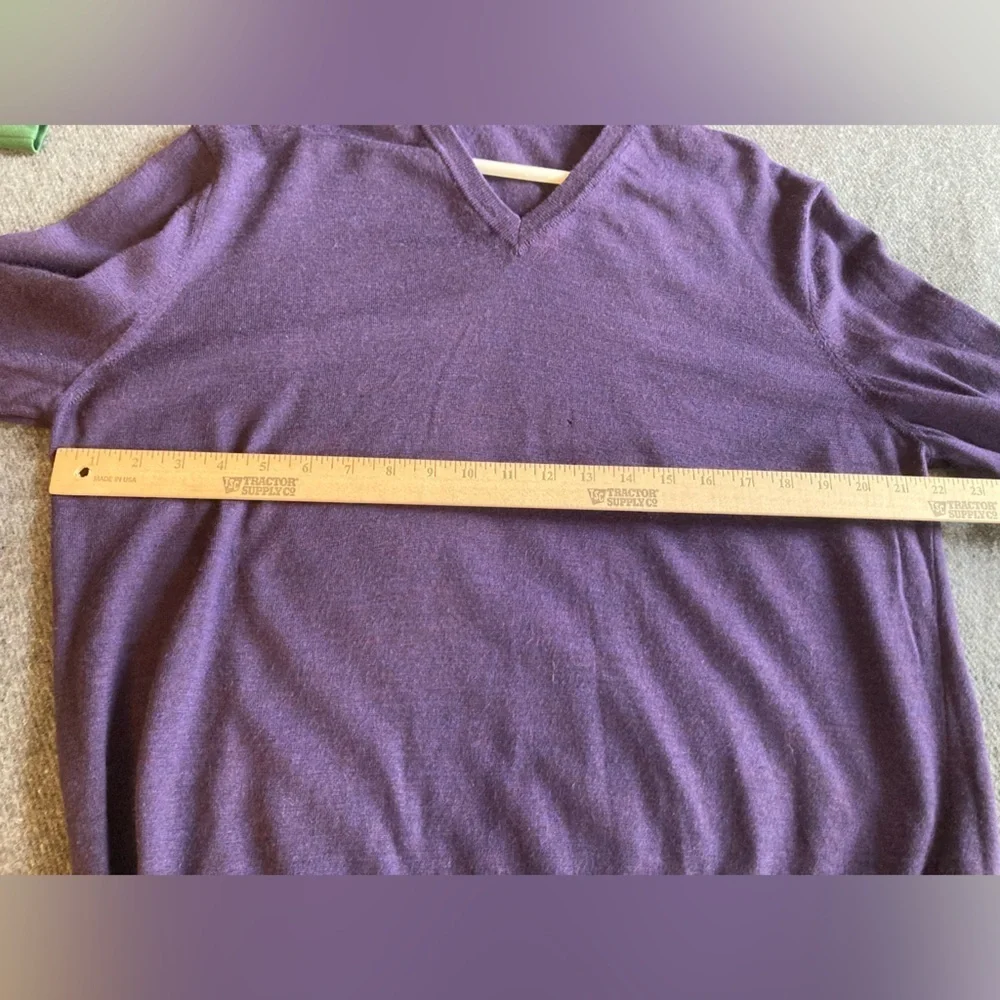 BROOKS BROTHERS Men's Long Sleeve V-Neck Merino Wool Sweater XL Plum Purple Flaw